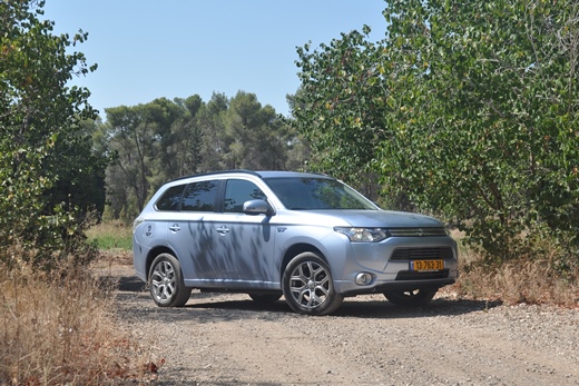 מיצובישי אאוטלנדר PHEV